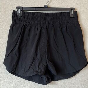 𝅺SHEIN black short size L